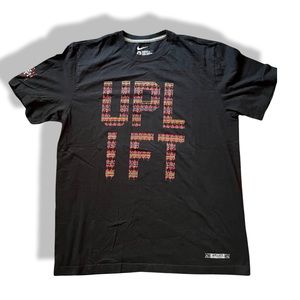 Nike uplift t shirt size XL